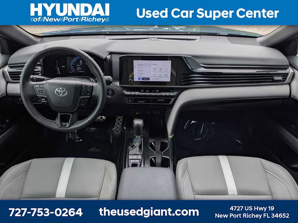 Used 2025 Toyota Camry SE FWD image 18