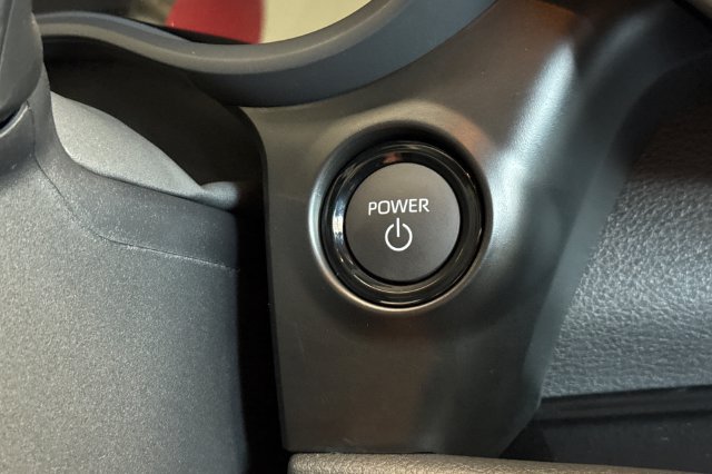 Used 2026 Toyota Sienna Limited FWD image 19