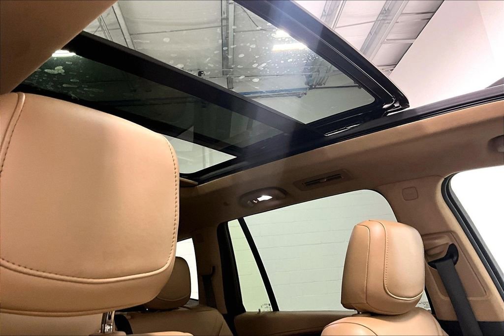 Used 2021 Cadillac XT6 Sport w/ Platinum Package AWD/4WD image 17