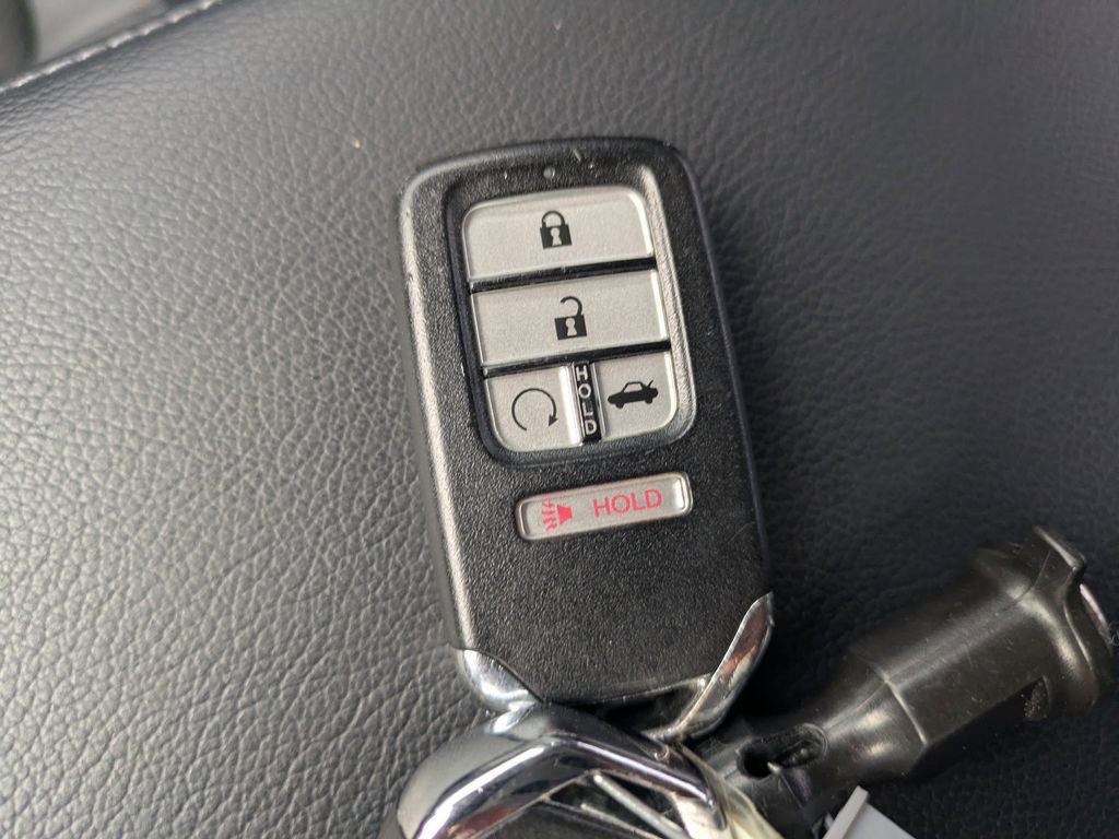 Used 2018 Honda Accord Touring image 30