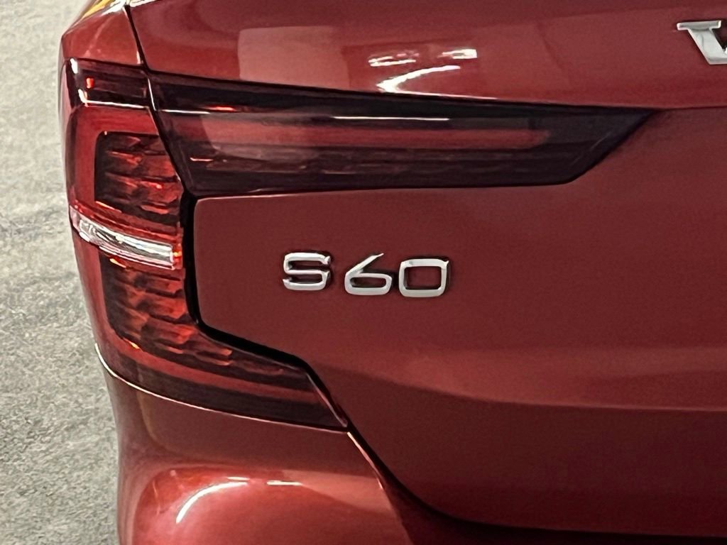 Used 2022 Volvo S60 B5 Momentum w/ Premium Package image 34
