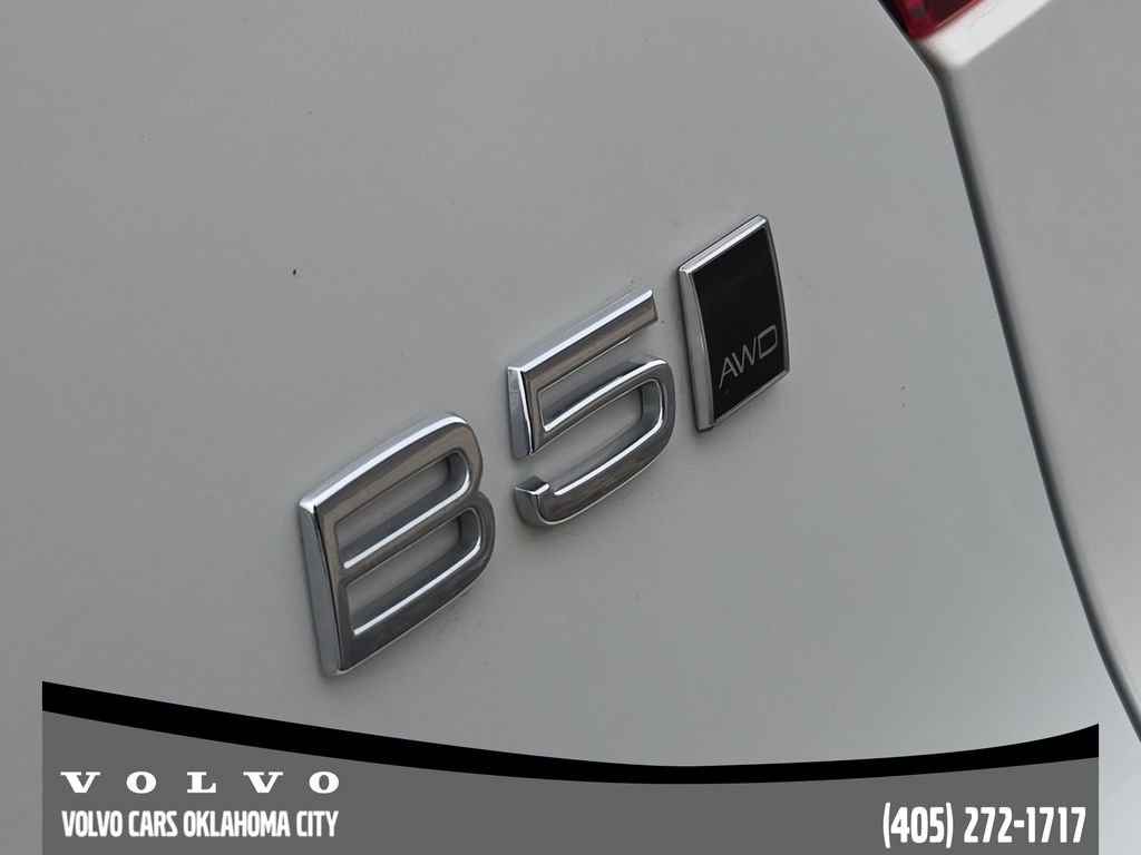 Certified 2025 Volvo XC40 B5 Plus AWD/4WD image 9
