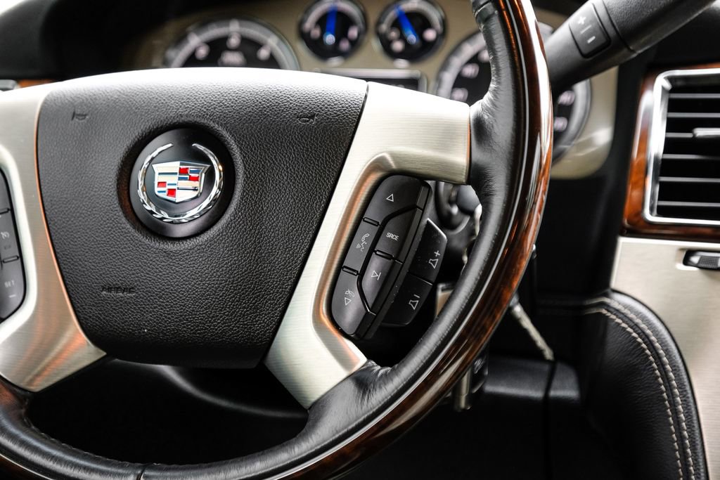Used 2013 Cadillac Escalade Platinum AWD/4WD image 23