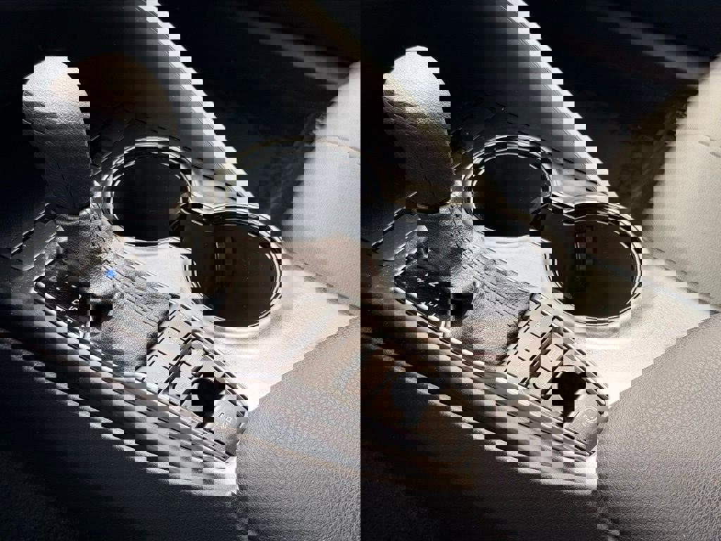 Used 2020 Toyota Camry LE FWD image 32