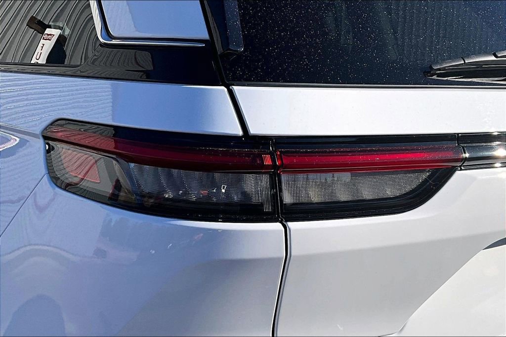 Used 2023 Jeep Grand Cherokee 4WD 4xe image 22