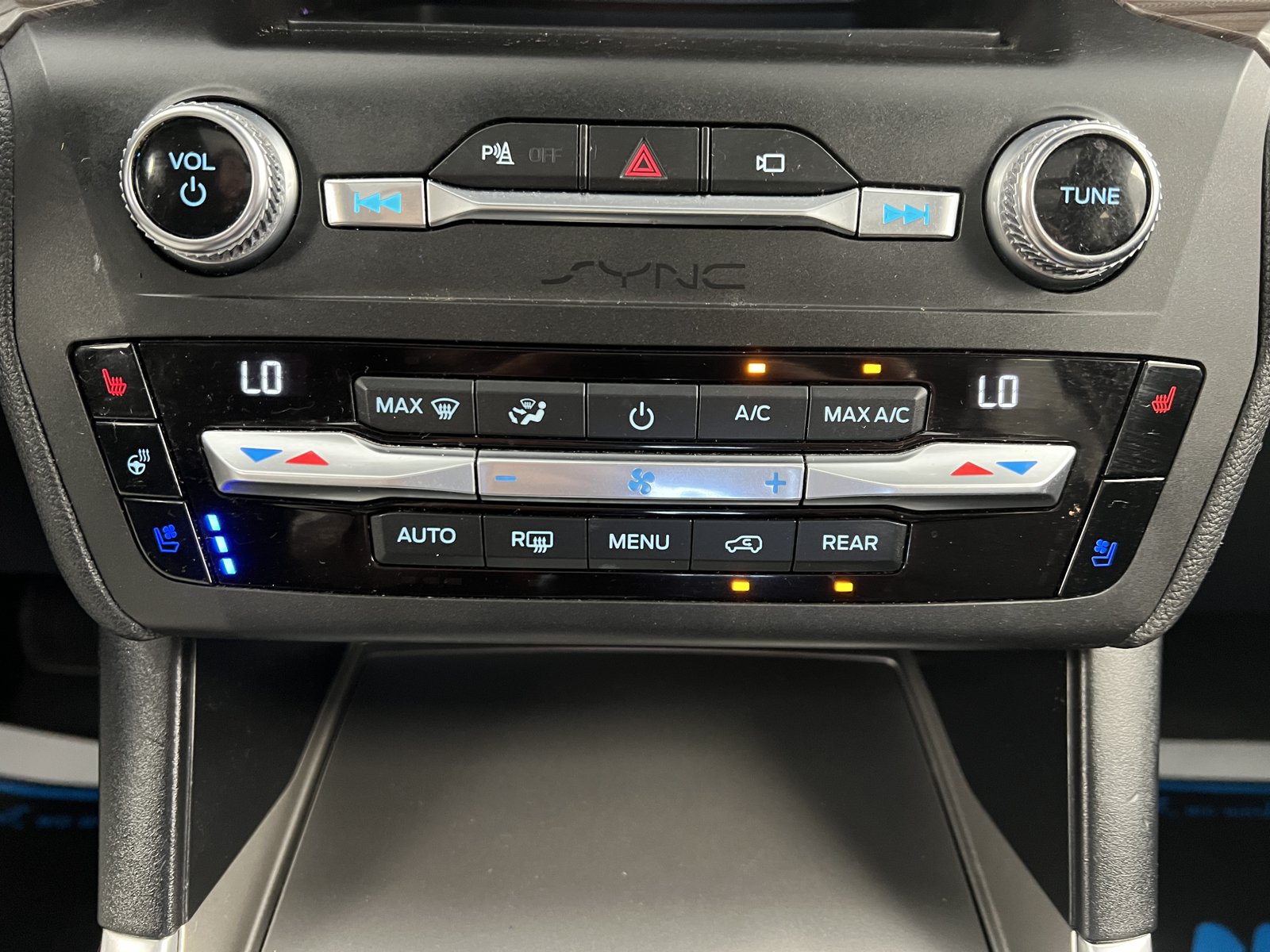 Used 2020 Ford Explorer Limited AWD/4WD image 22