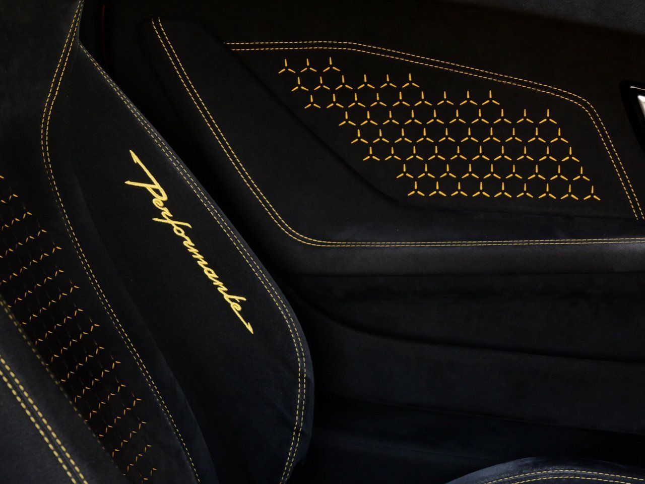 Used 2018 Lamborghini Huracan Performante image 30