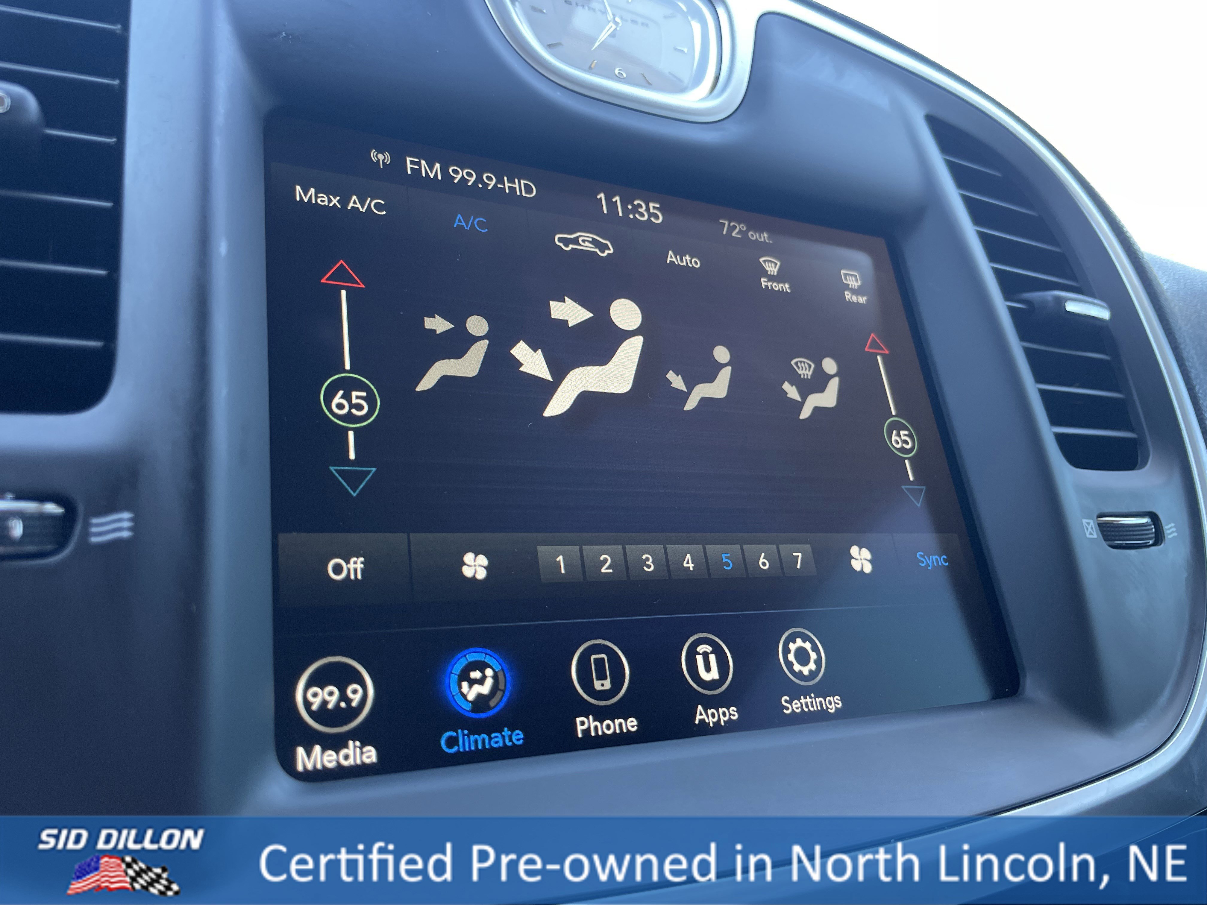 Used 2023 Chrysler 300 Touring w/ Safetytec Plus Group image 13