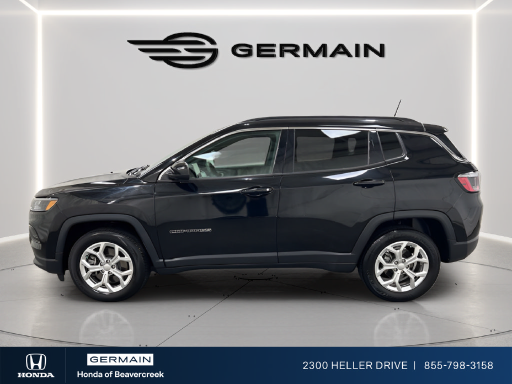 Used 2024 Jeep Compass Latitude AWD/4WD image 5