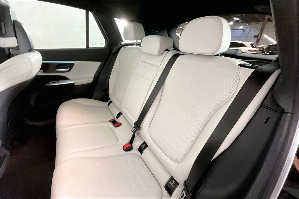 Used 2026 Mercedes-Benz GLC 300 4MATIC image 18