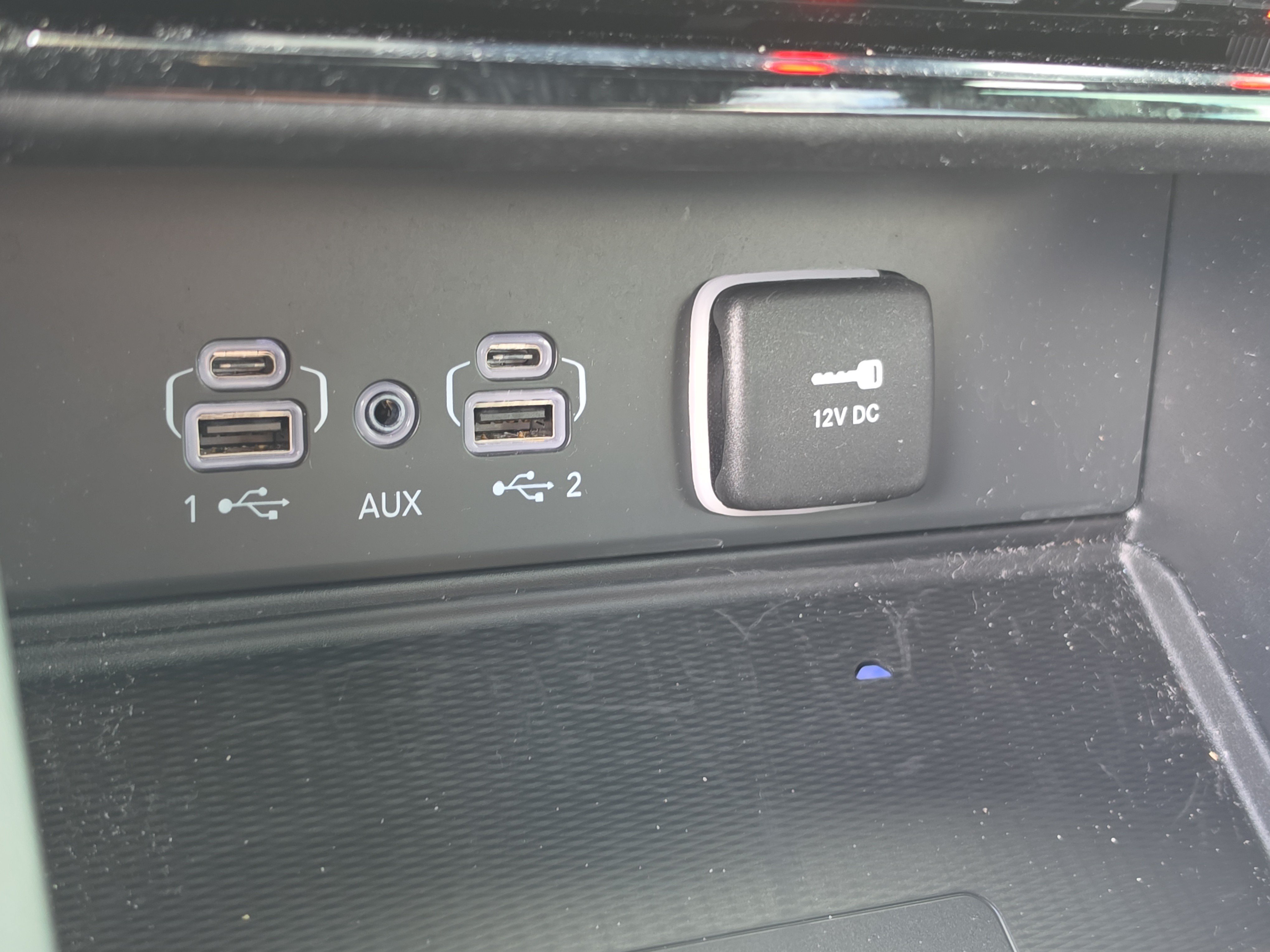 Used 2024 Jeep Grand Cherokee Altitude AWD/4WD image 27