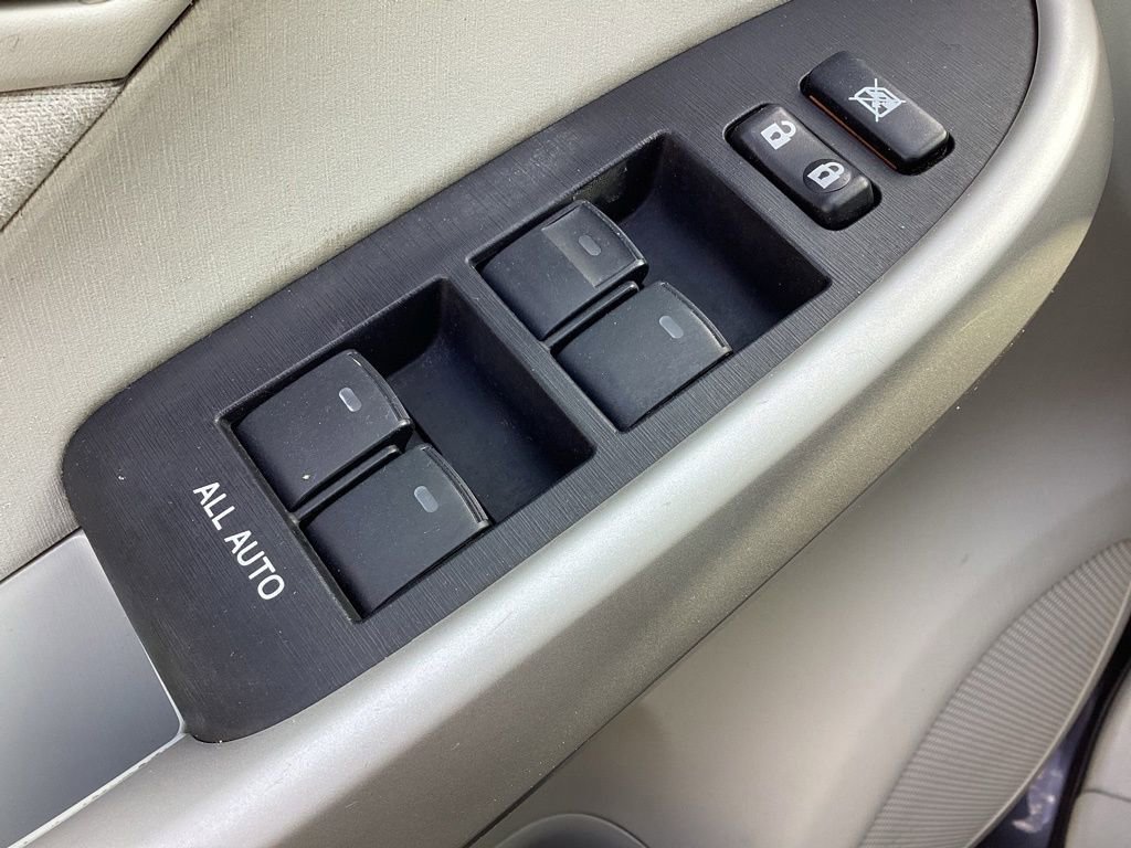 Used 2012 Toyota Prius Two FWD image 17
