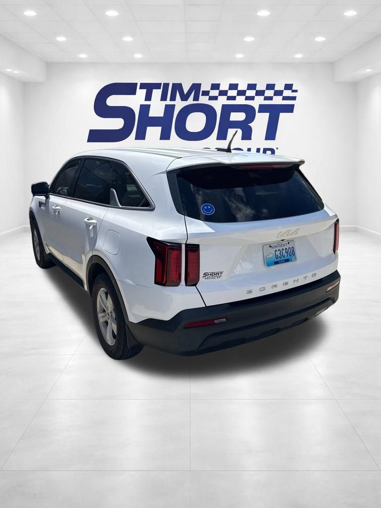 Used 2022 Kia Sorento LX image 6