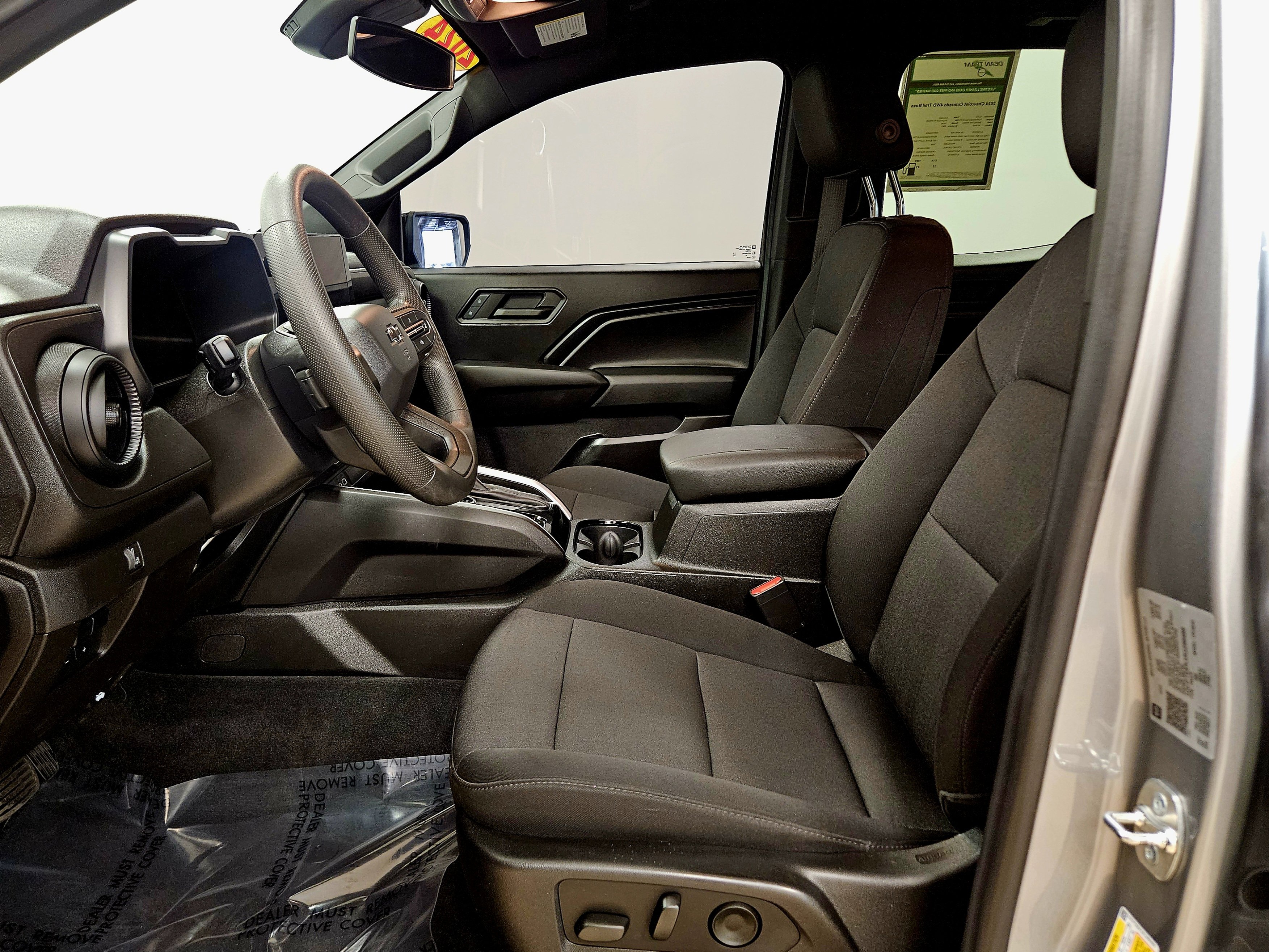 Used 2024 Chevrolet Colorado Trail Boss w/ Advanced Trailering Package AWD/4WD image 7