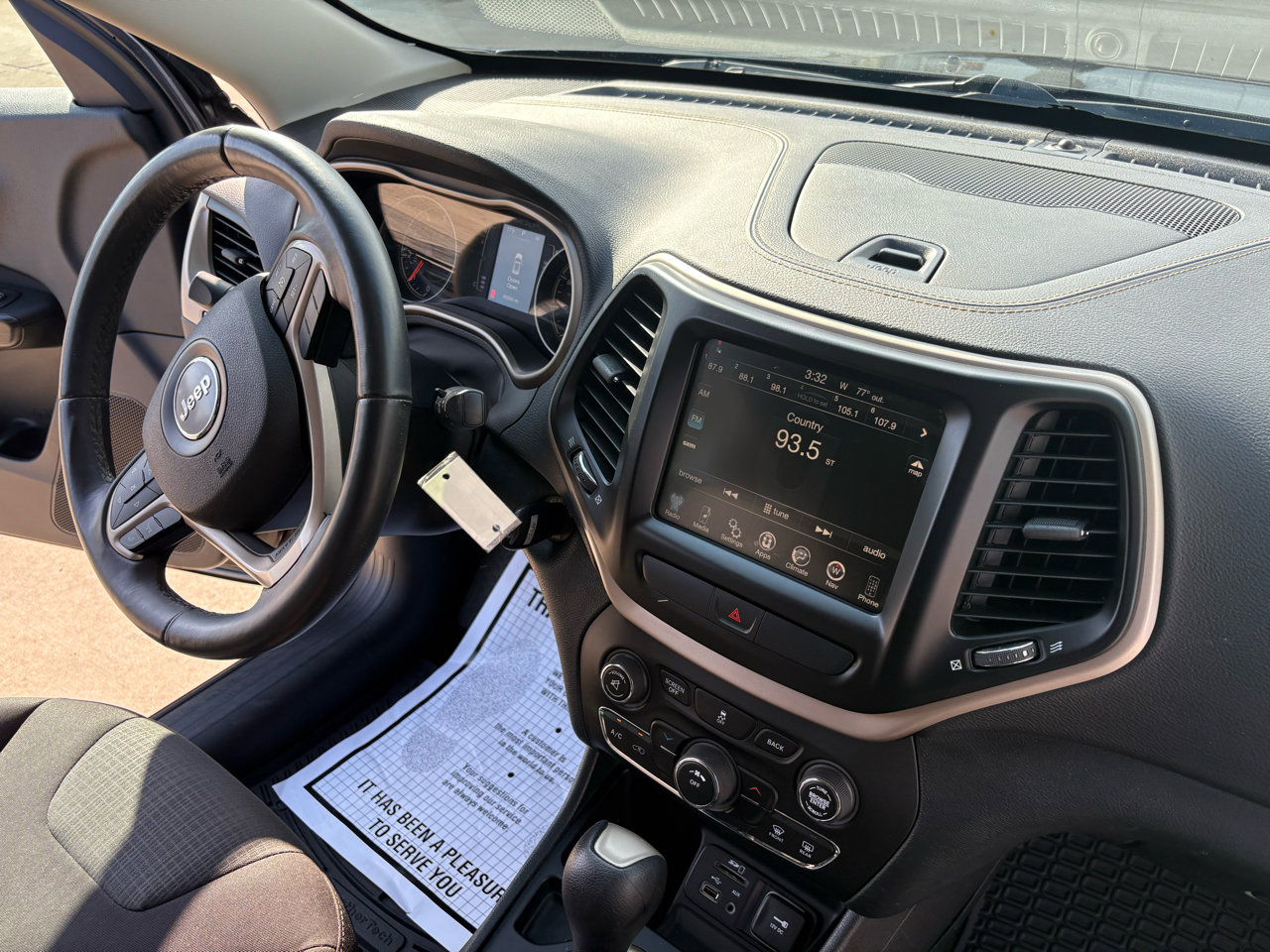 Used 2016 Jeep Cherokee Latitude image 37