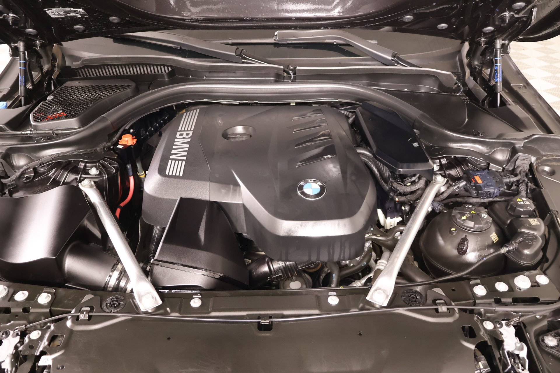 Used 2024 BMW 530i w/ Convenience Package RWD image 21