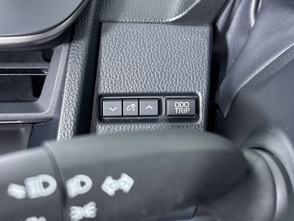 Used 2025 Toyota Prius LE image 27