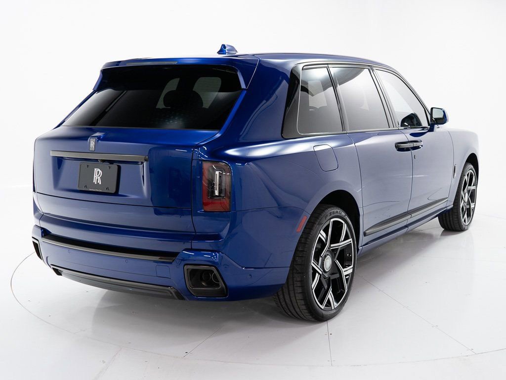New 2026 Rolls-Royce Cullinan Black Badge image 3