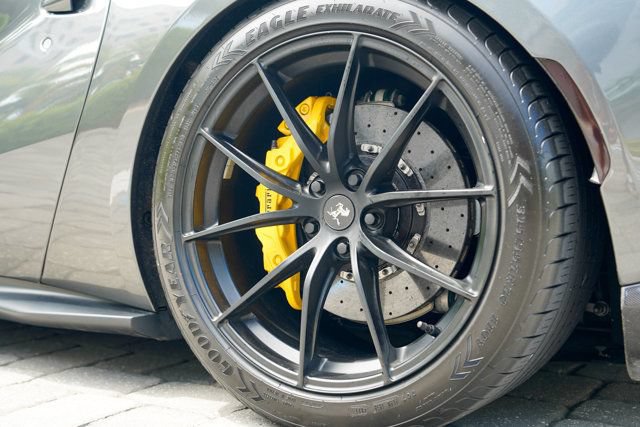 Used 2020 Ferrari 812 Superfast RWD image 48