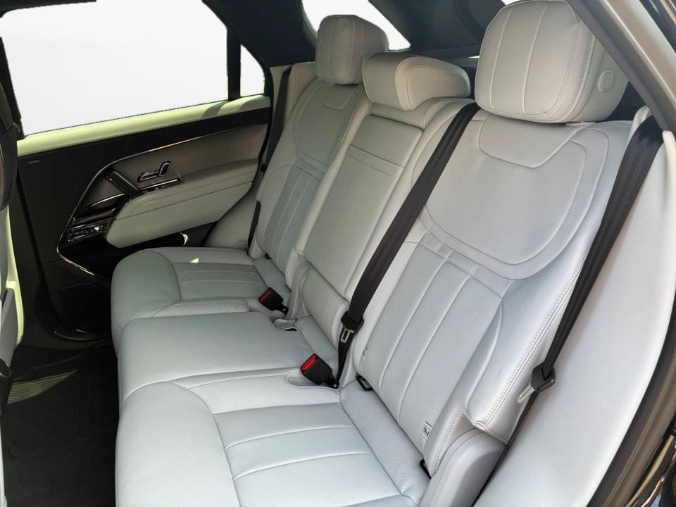 New 2026 Land Rover Range Rover Sport SE AWD/4WD image 12