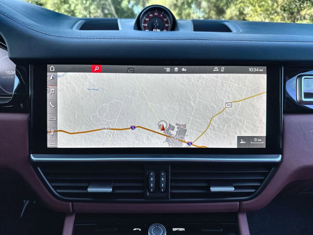 Used 2021 Porsche Cayenne Turbo image 22