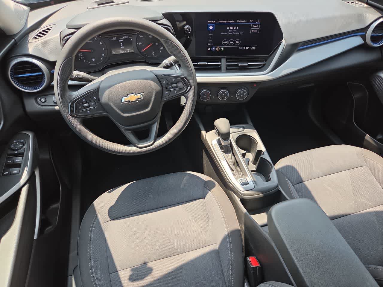 Used 2024 Chevrolet Trax LS w/ LS Convenience Package FWD image 23
