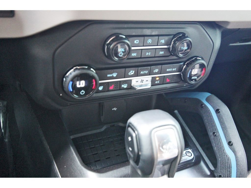 Used 2024 Ford Bronco Wildtrak AWD/4WD image 25
