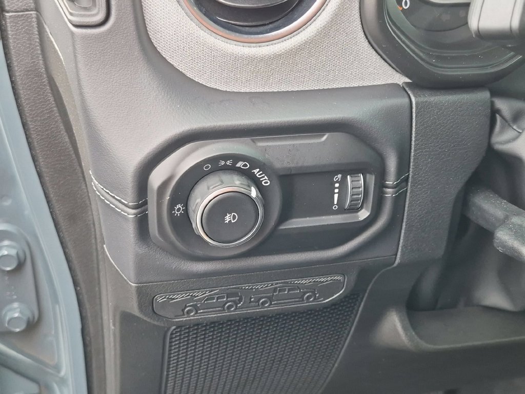 Certified 2026 Jeep Wrangler Unlimited Sahara AWD/4WD image 12