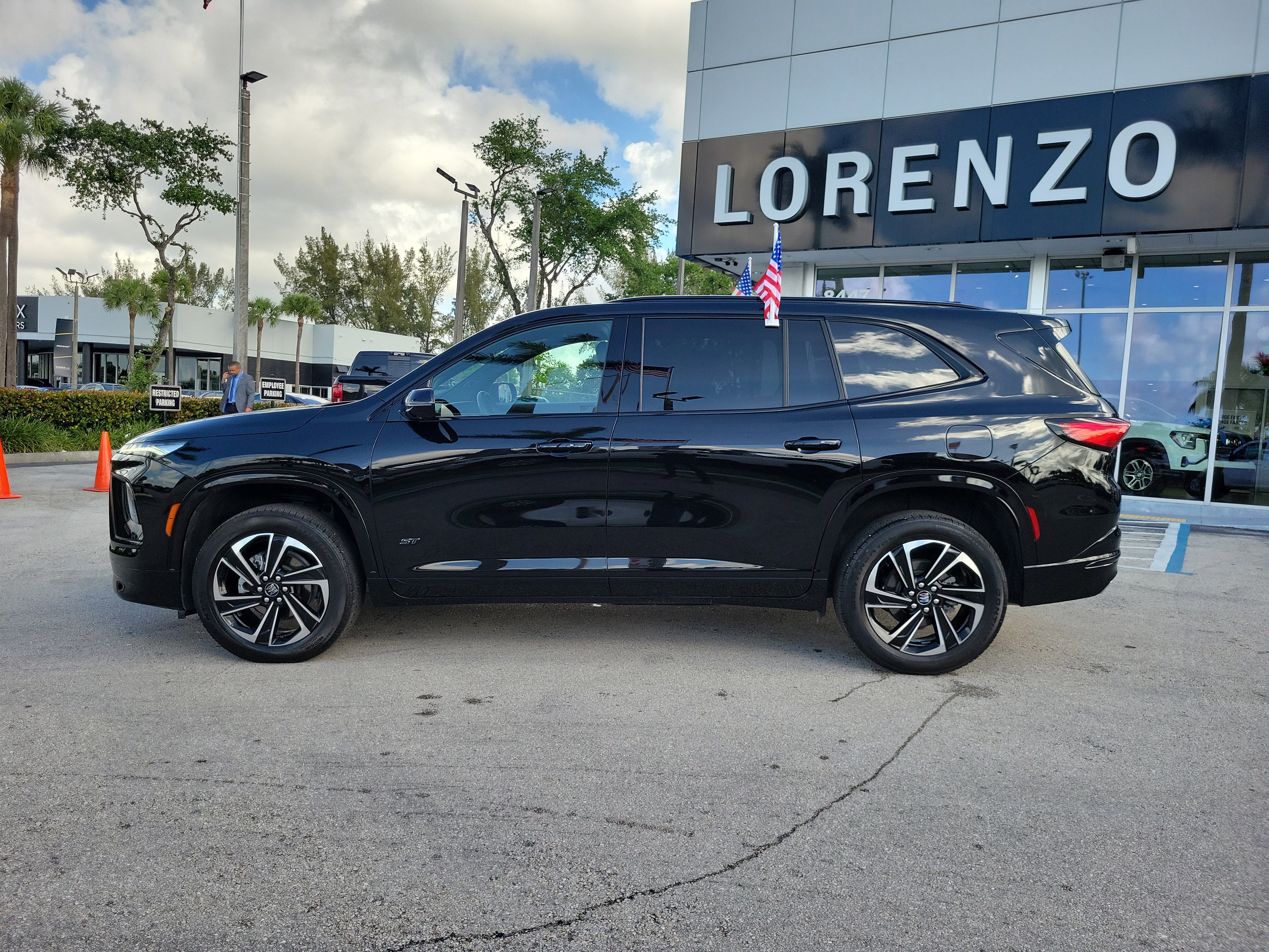 Used 2025 Buick Enclave Sport Touring w/ Power Package image 8