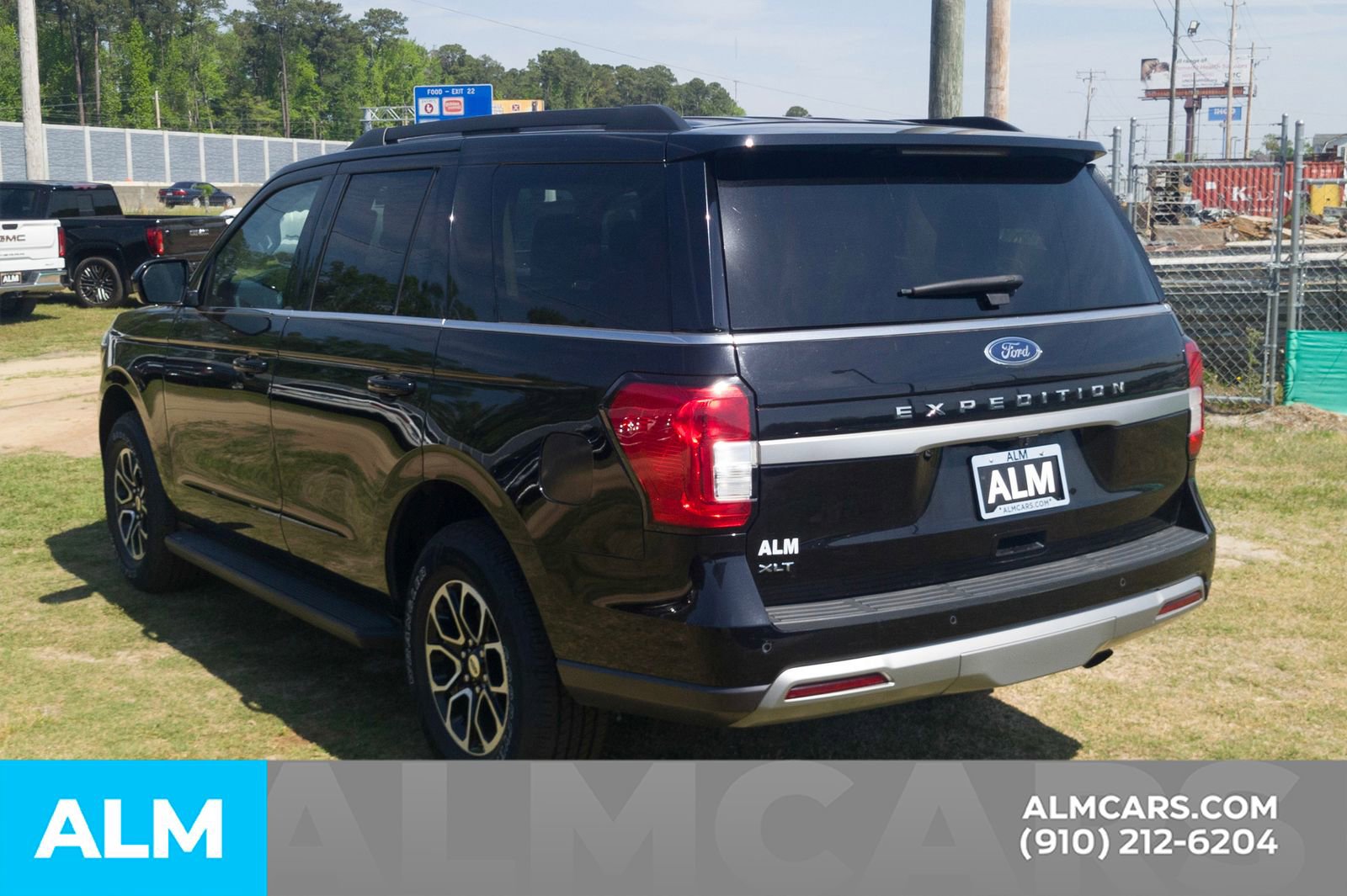 Used 2024 Ford Expedition XLT AWD/4WD image 11