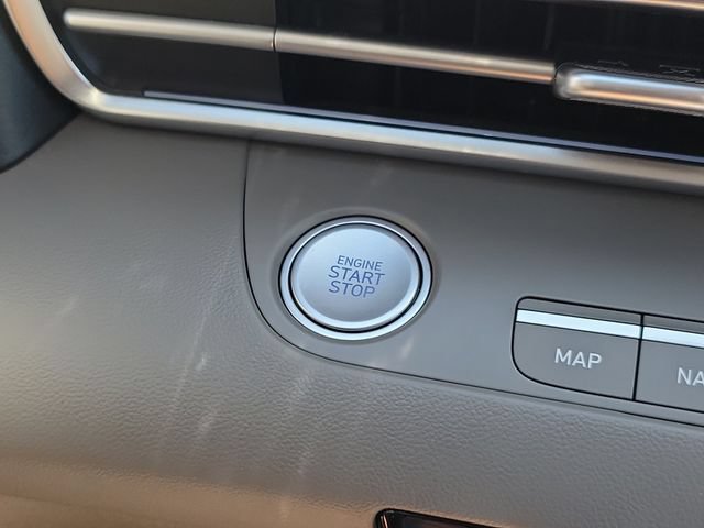 Certified 2025 Hyundai Elantra SEL FWD image 10