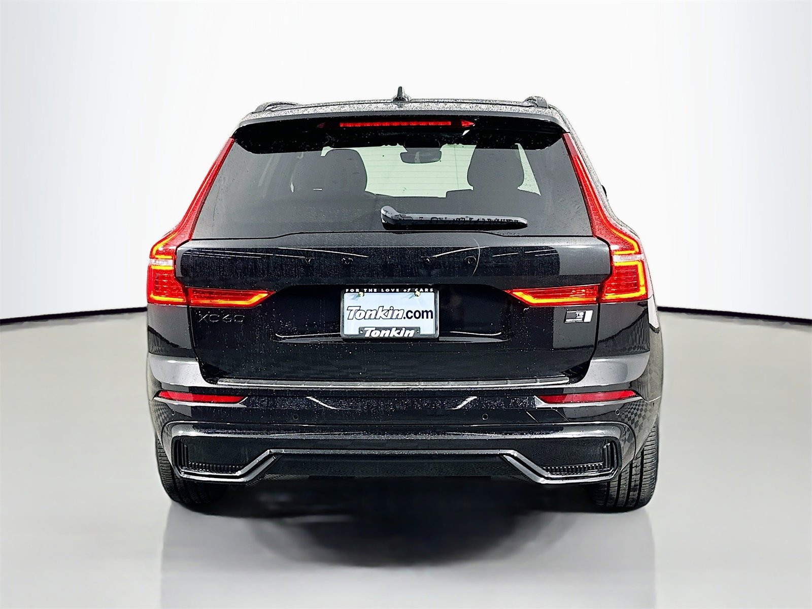 Used 2024 Volvo XC60 T8 Ultimate w/ Protection Package Premier image 6