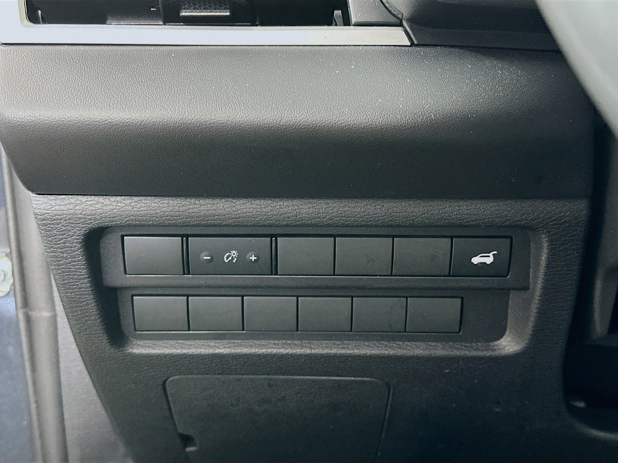 Used 2025 Mitsubishi Outlander SE image 17