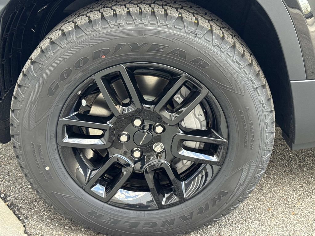 New 2026 Land Rover Defender 110 S AWD/4WD image 11