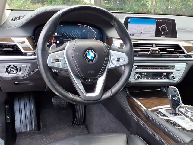 Used 2021 BMW 740i xDrive w/ Premium Package AWD/4WD image 17