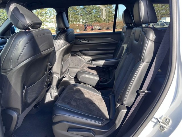 Certified 2023 Jeep Grand Cherokee L Laredo image 24