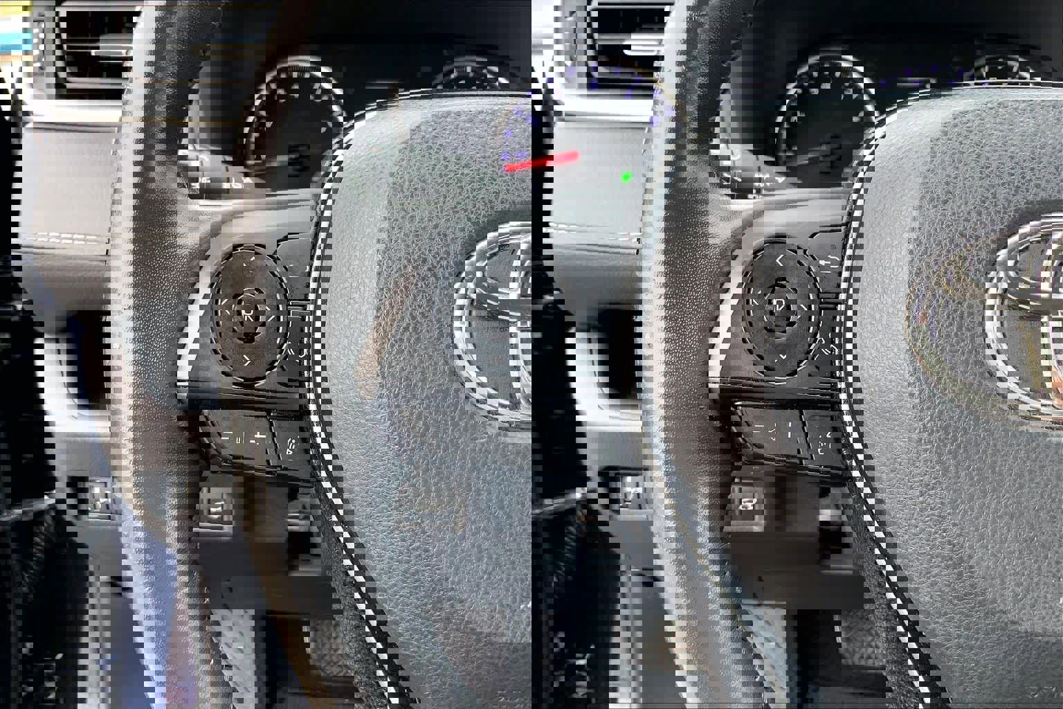 Used 2021 Toyota RAV4 XLE Premium image 22