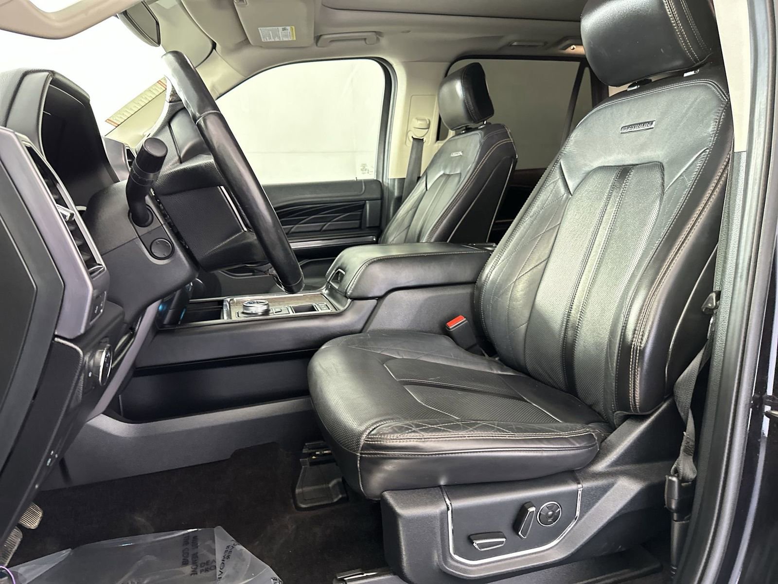 Used 2019 Ford Expedition Platinum image 11
