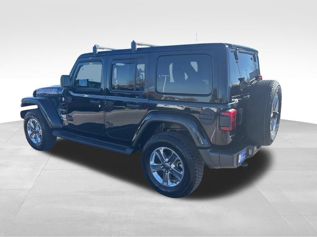Used 2022 Jeep Wrangler Unlimited Sahara w/ LED Lighting Group AWD/4WD image 4