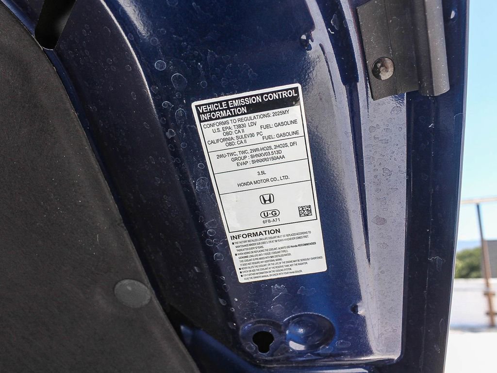 Certified 2025 Honda Pilot Sport image 28