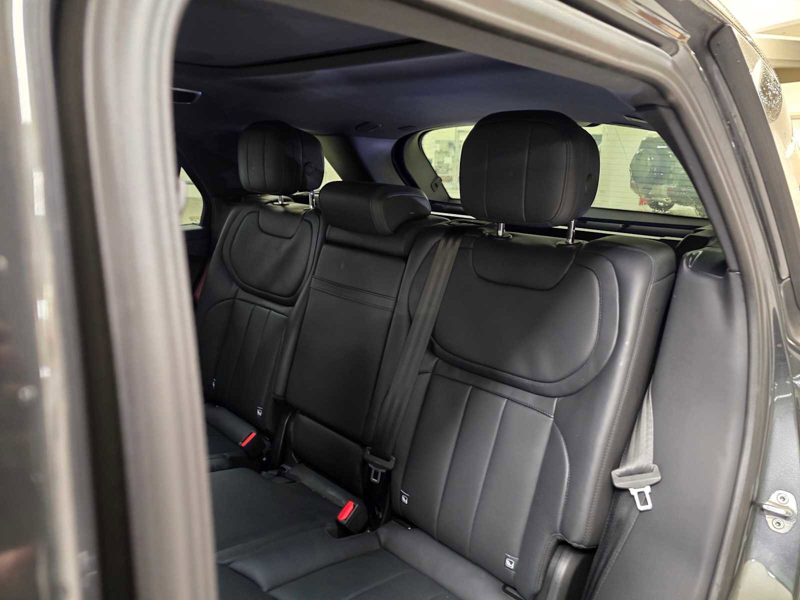 Used 2023 Land Rover Range Rover Sport SE Dynamic image 19