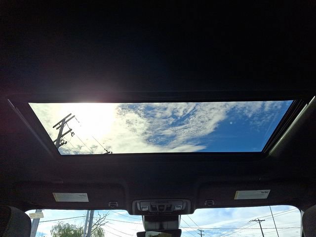 Certified 2022 Chevrolet Silverado 1500 ZR2 w/ Technology Package image 14