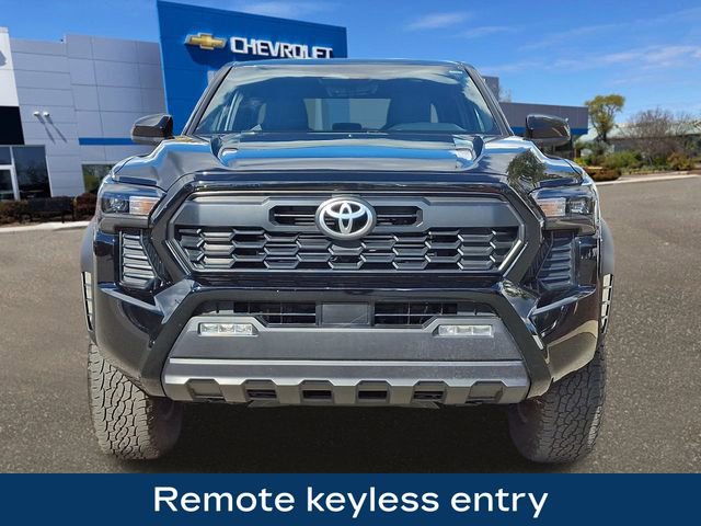 Used 2025 Toyota Tacoma TRD Off-Road image 3