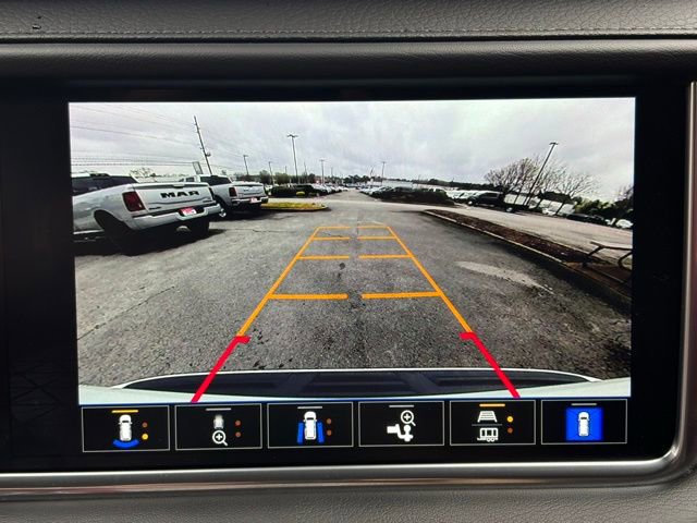 Used 2024 GMC Yukon XL Denali image 32