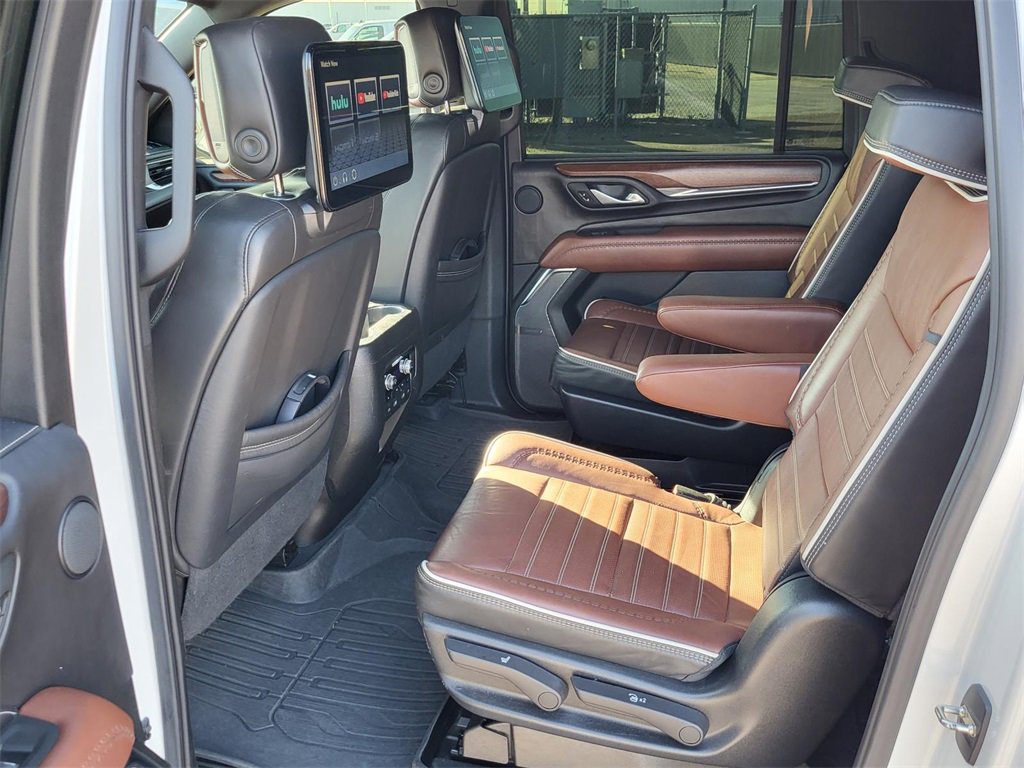 Used 2023 GMC Yukon XL Denali Ultimate image 13