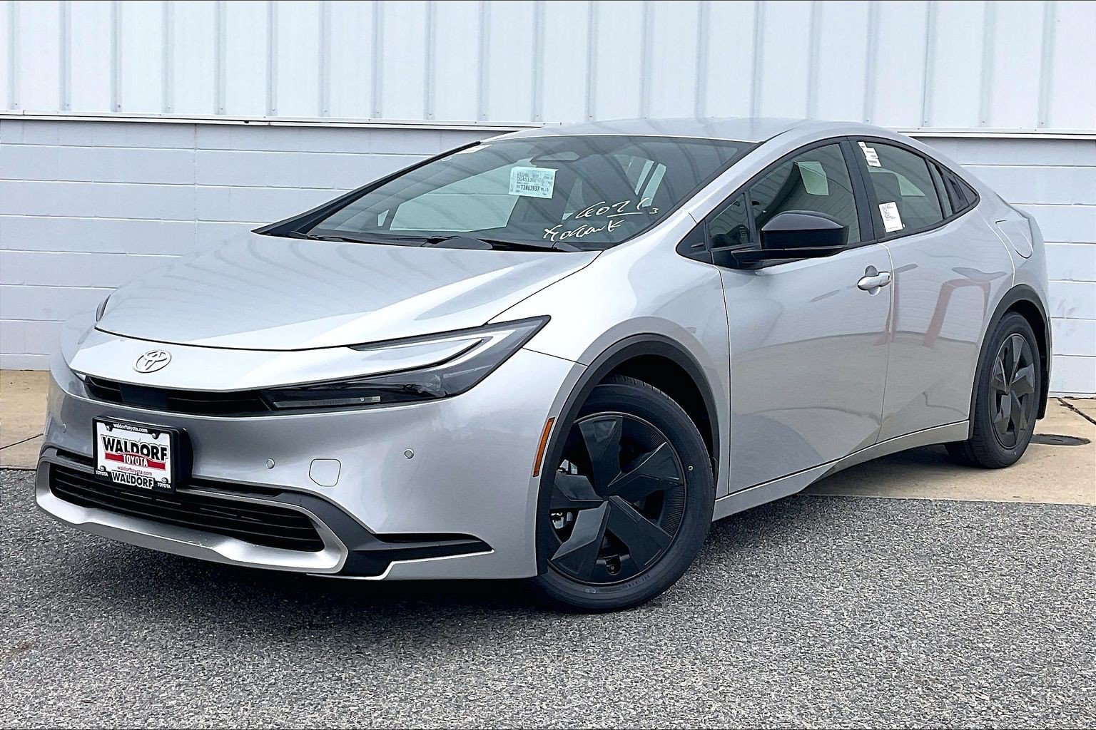 New 2026 Toyota Prius Plug-In Hybrid FWD image 2