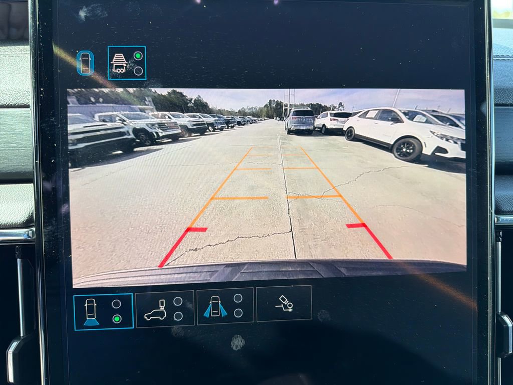 Used 2025 GMC Yukon XL Denali image 24