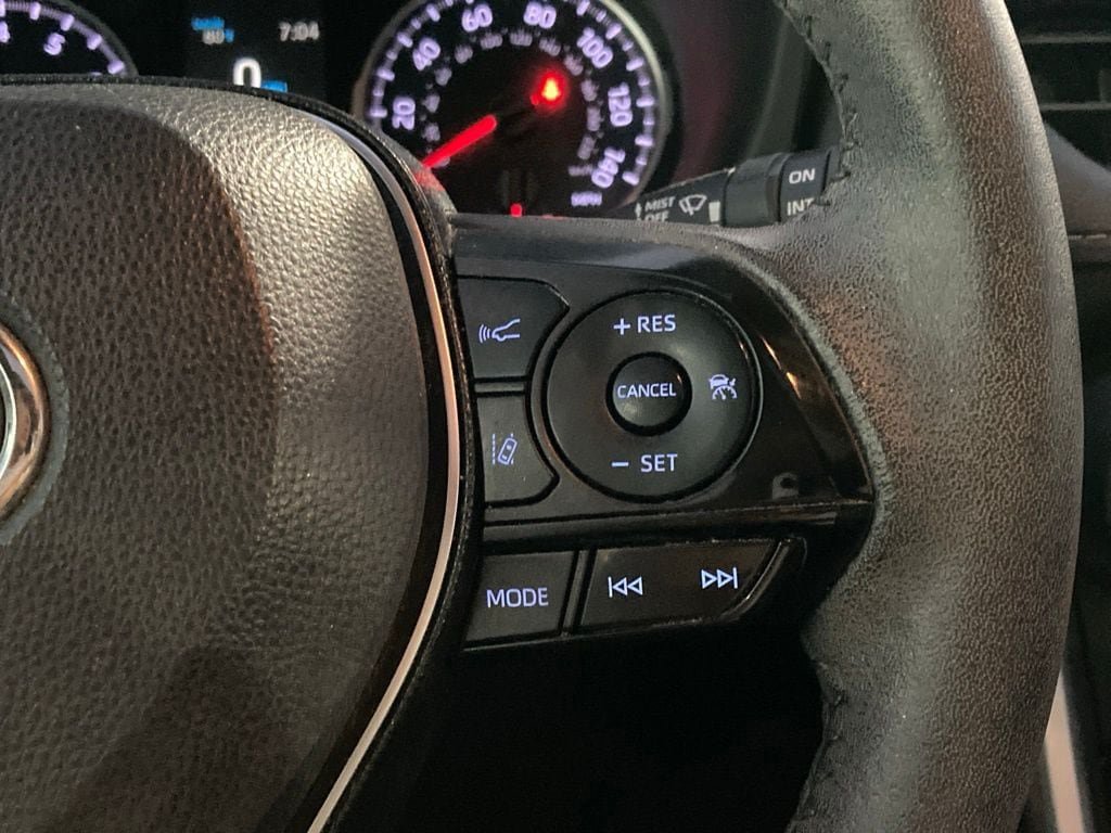 Used 2021 Toyota RAV4 XLE Premium FWD image 17