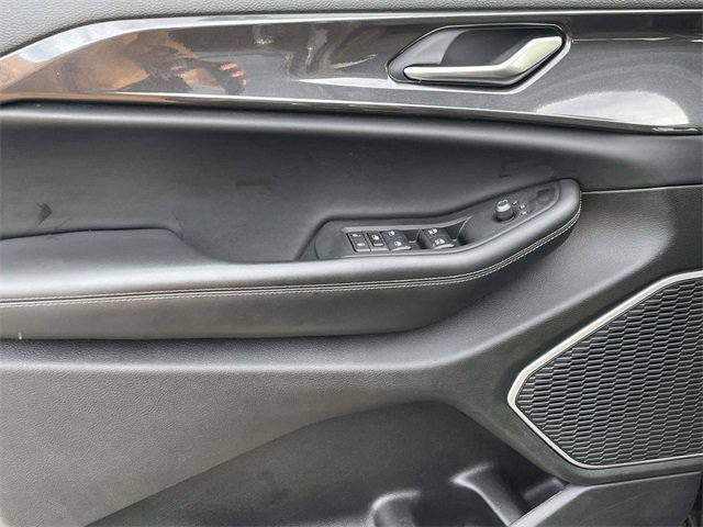 Used 2022 Jeep Grand Cherokee L Laredo w/ Luxury Tech Group I image 24