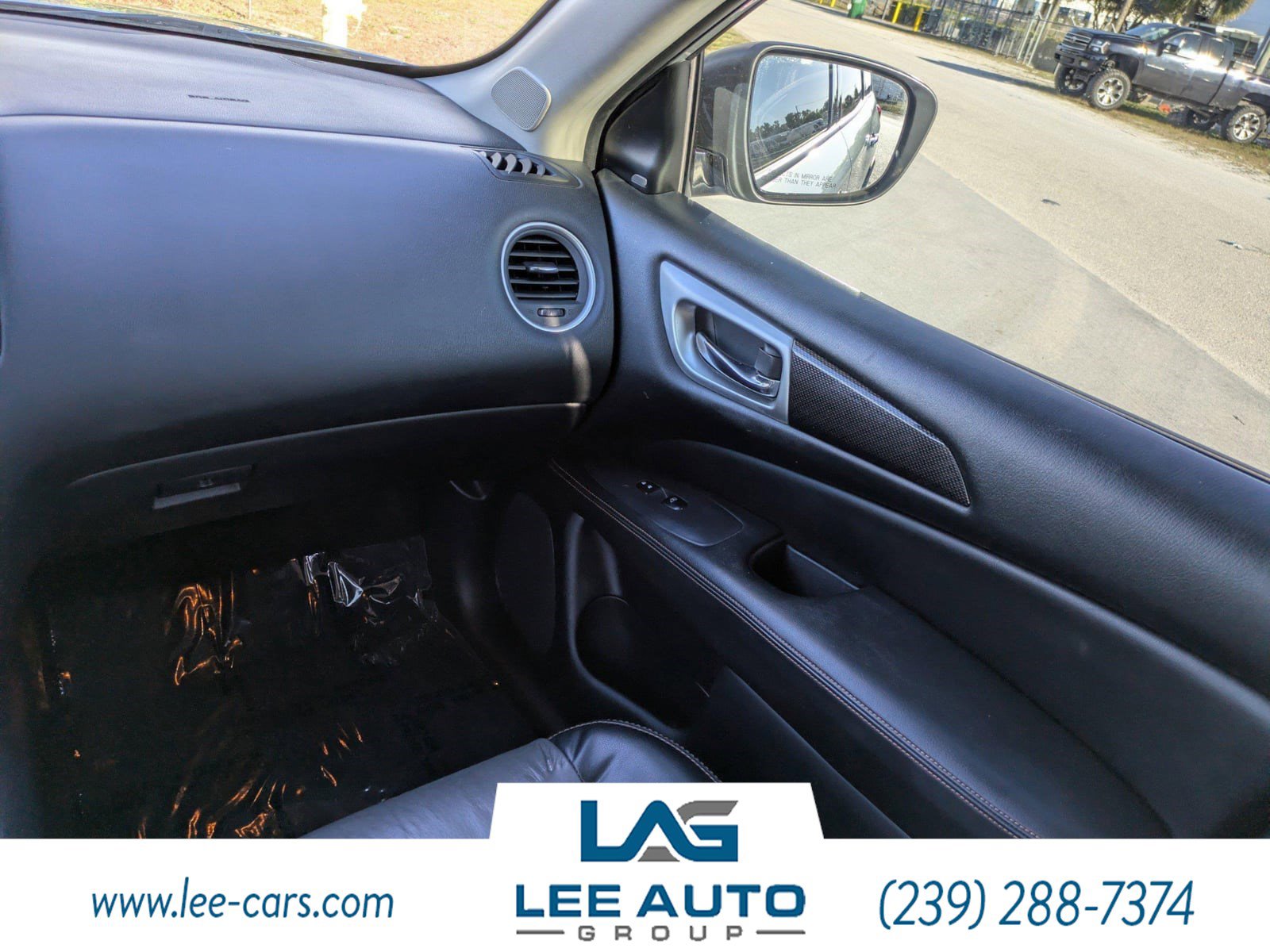 Used 2019 Nissan Pathfinder SL image 16